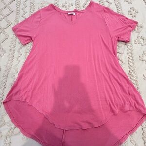 Zenana Outfitters Bubblegum Pink V-Neck Short Sleeve Tee